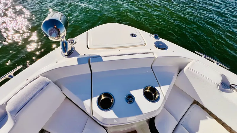 Slide: The Image of Sea Ray 400 SLX 2022 - 47