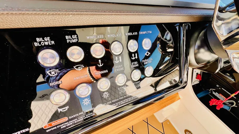 Slide: The Image of Sea Ray 400 SLX 2022 - 39