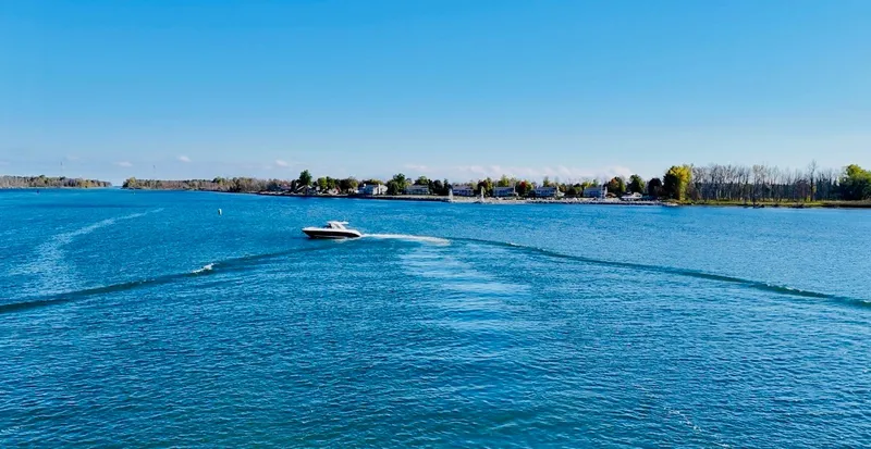 Slide: The Image of Sea Ray 400 SLX 2022 - 4