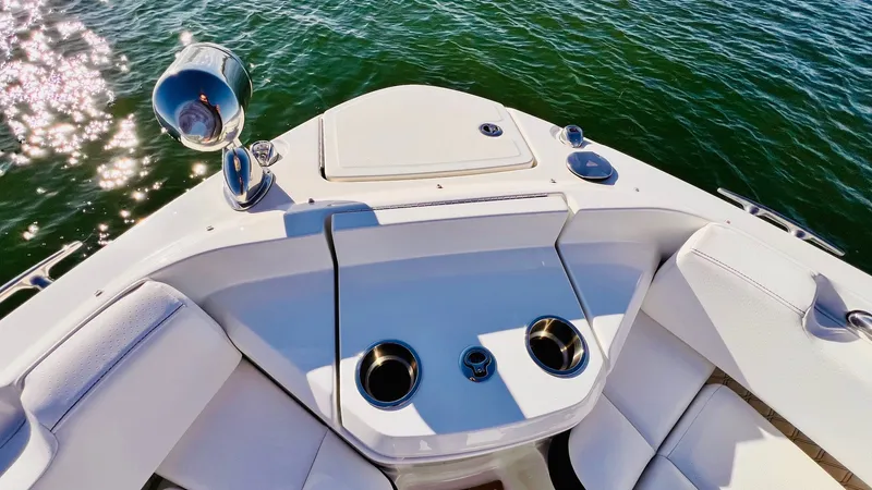 Slide: The Image of Sea Ray 400 SLX 2022 - 46