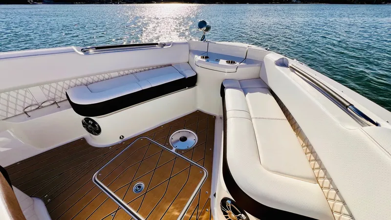 Slide: The Image of Sea Ray 400 SLX 2022 - 48