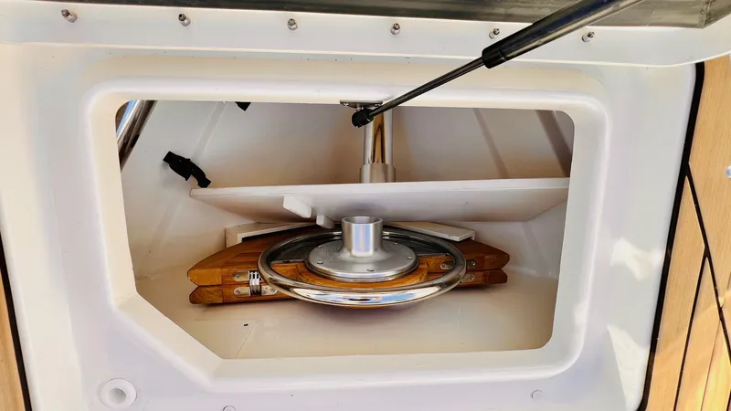 Slide: The Image of Sea Ray 400 SLX 2022 - 51