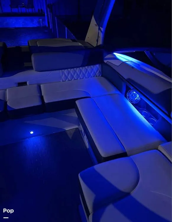 Slide: The Image of Regal 2100 RX 2019 - 16001399