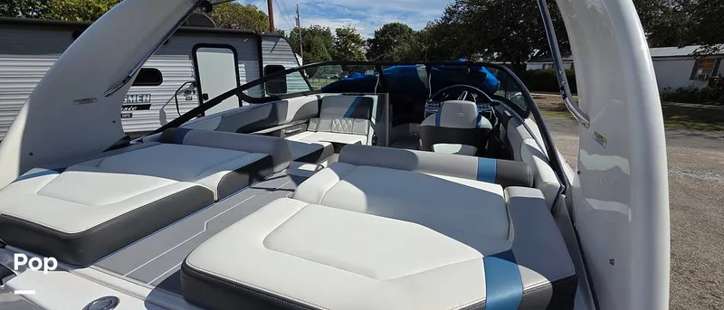 Slide: The Image of Regal 2100 RX 2019 - 15963855