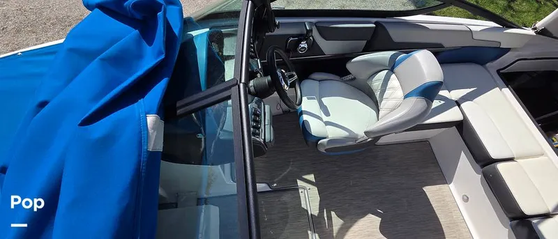 Slide: The Image of Regal 2100 RX 2019 - 15963899