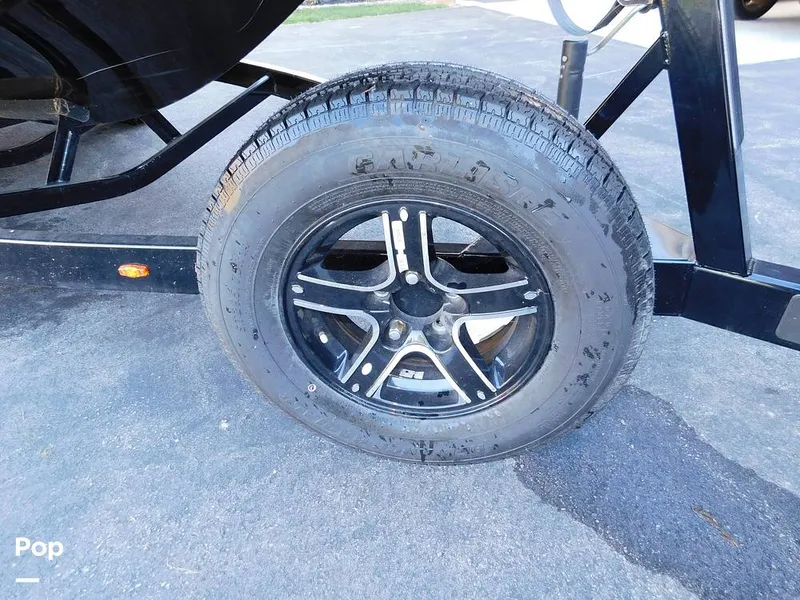 Slide: The Image of Spare Tire Kit - 15965725