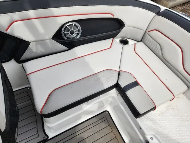 Slide: The Image of Yamaha 212X 2018 - 10