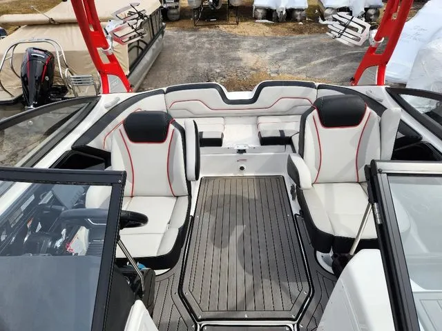 Slide: The Image of Yamaha 212X 2018 - 11