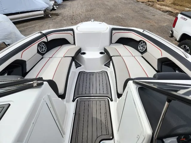 Slide: The Image of Yamaha 212X 2018 - 13