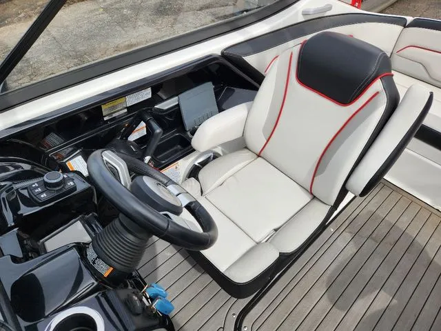 Slide: The Image of Yamaha 212X 2018 - 14