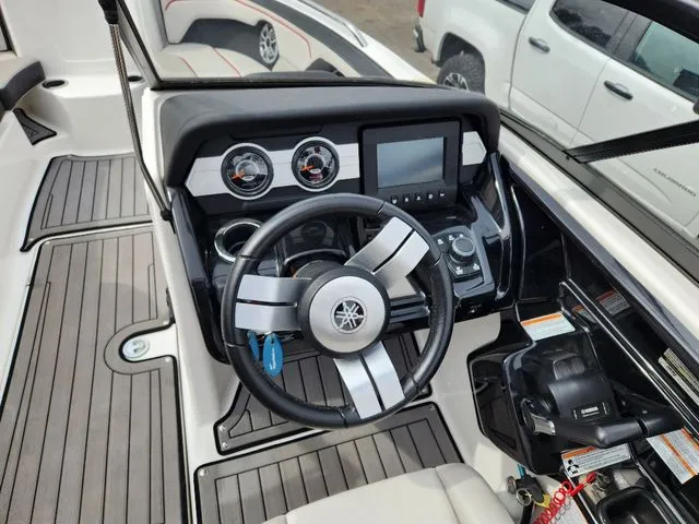 Slide: The Image of Yamaha 212X 2018 - 15