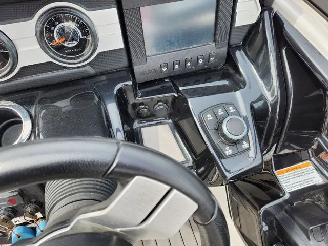 Slide: The Image of Yamaha 212X 2018 - 16