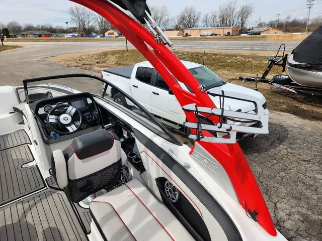 Slide: The Image of Yamaha 212X 2018 - 9