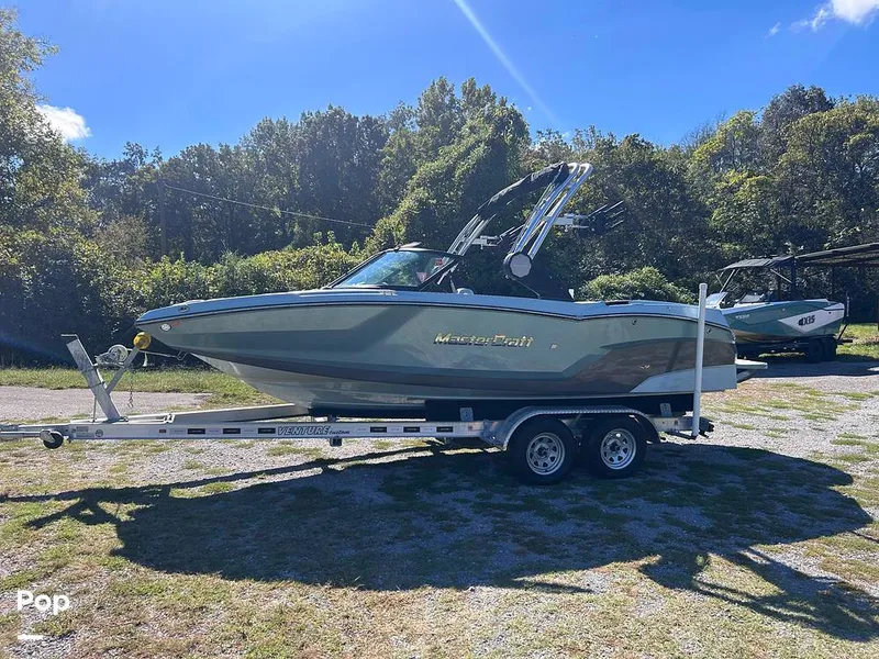 Slide: The Image of Mastercraft NXT20 2022 - 15942566