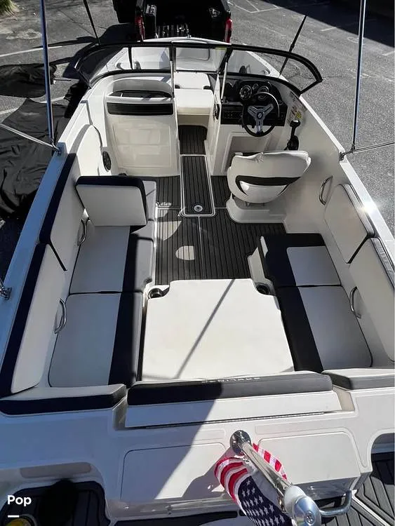 Slide: The Image of NICE U-SHAPED SEATING - 15957624