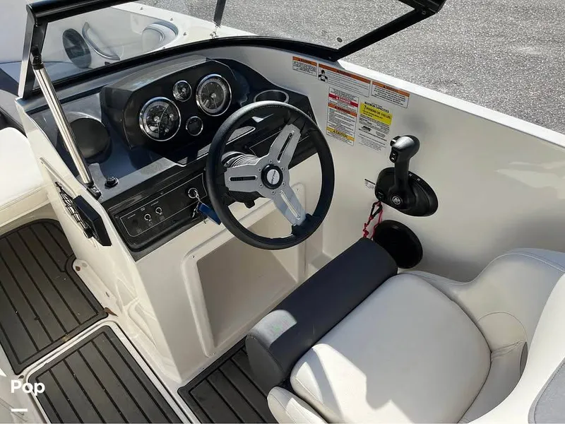 Slide: The Image of Bayliner VR4 2022 - 15957625