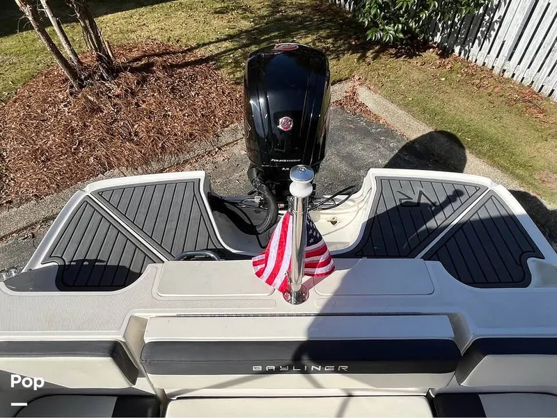 Slide: The Image of Bayliner VR4 2022 - 15957636