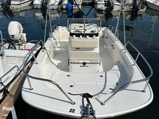Slide: The Image of Boston Whaler 170 Montauk 2024 - 16075705