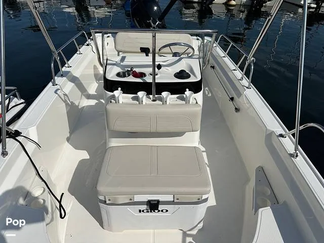 Slide: The Image of Boston Whaler 170 Montauk 2024 - 16075707