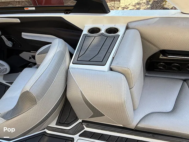 Slide: The Image of Centurion RI 237 2019 - 15991288