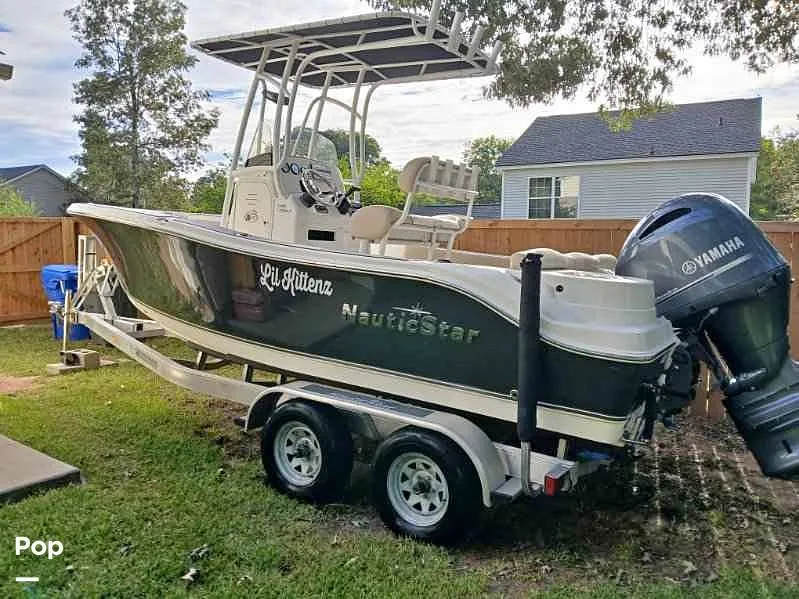 Slide: The Image of NauticStar 2102 Legacy 2018 - 15992011