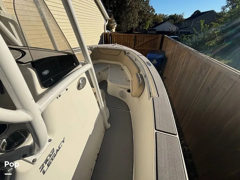 Slide: The Image of NauticStar 2102 Legacy 2018 - 16023541