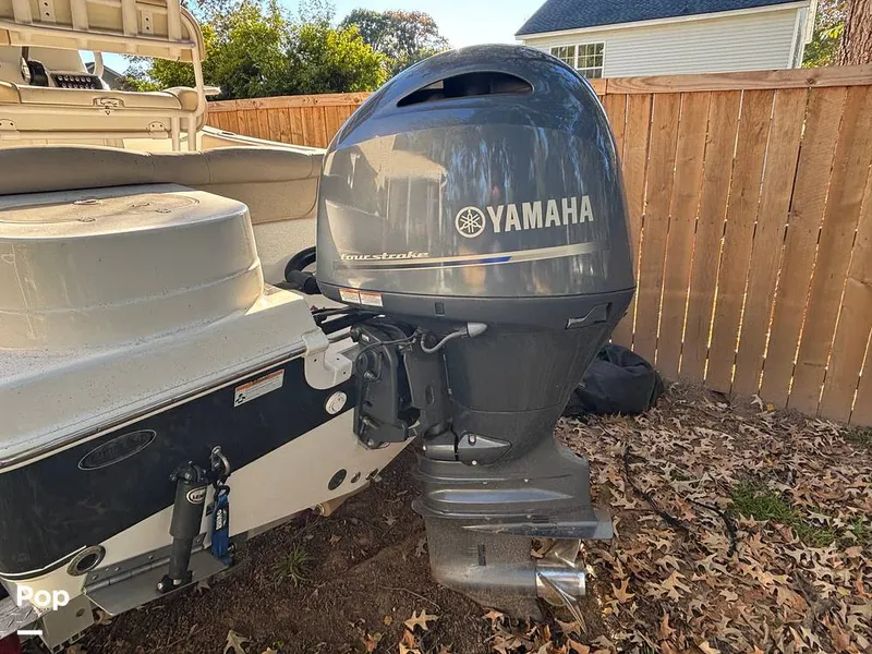 Slide: The Image of NauticStar 2102 Legacy 2018 - 16023547