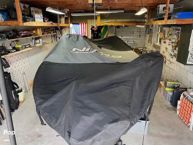 Slide: The Image of Peace of mind: Ask for a complimentary BoatHistoryReport report ($39.99 value) - I1