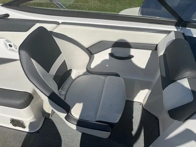 Slide: The Image of Yamaha 210 SX 2020 - 6