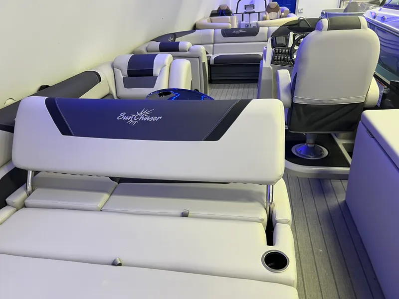 Slide: The Image of Sun Chaser GENEVA 22 SB 2022 - 3