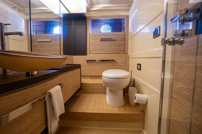 Slide: The Image of Azimut AZ64 FLY 2014 - 22