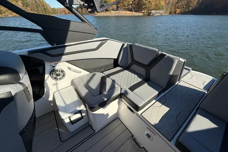 Slide: The Image of Yamaha 222XE 2026 - 7