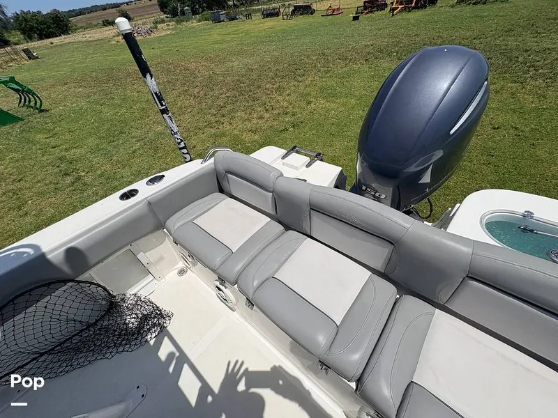 Slide: The Image of NauticStar 2102L 2021 - 16634558