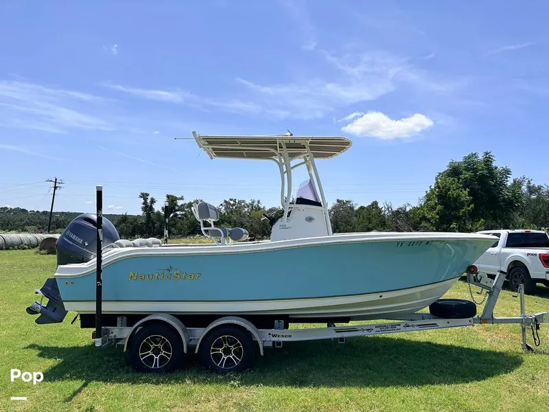 Slide: The Image of NauticStar 2102L 2021 - 16634591