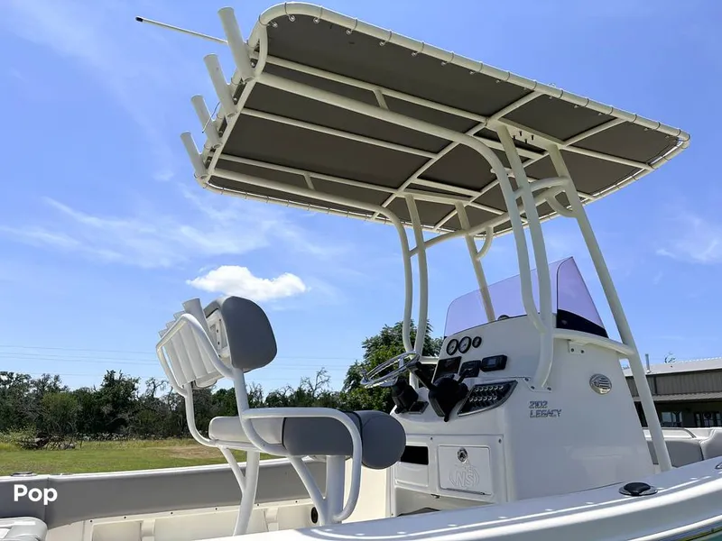 Slide: The Image of NauticStar 2102L 2021 - 16634582