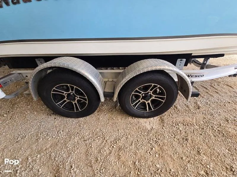 Slide: The Image of NauticStar 2102L 2021 - 15982904