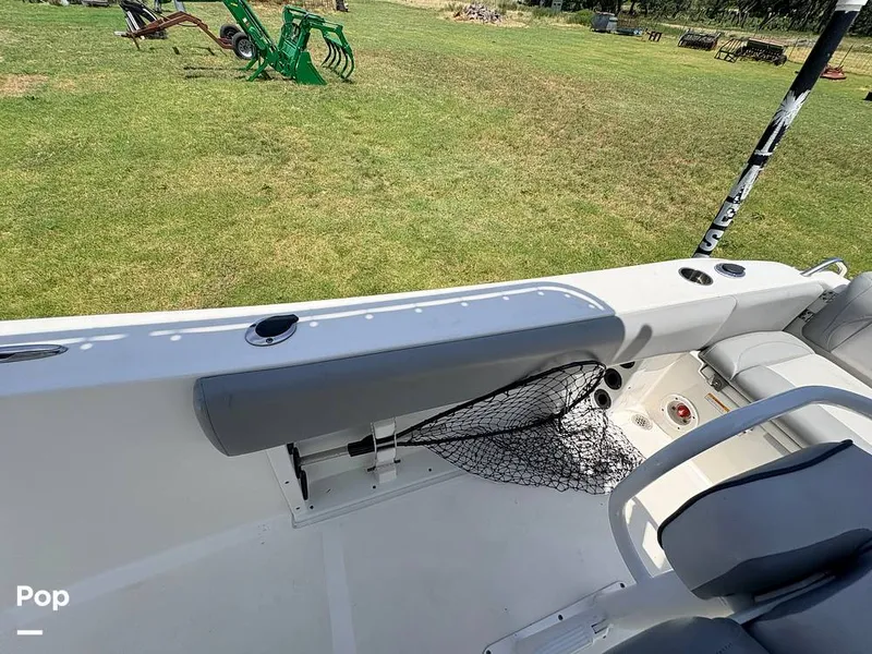Slide: The Image of NauticStar 2102L 2021 - 16634524