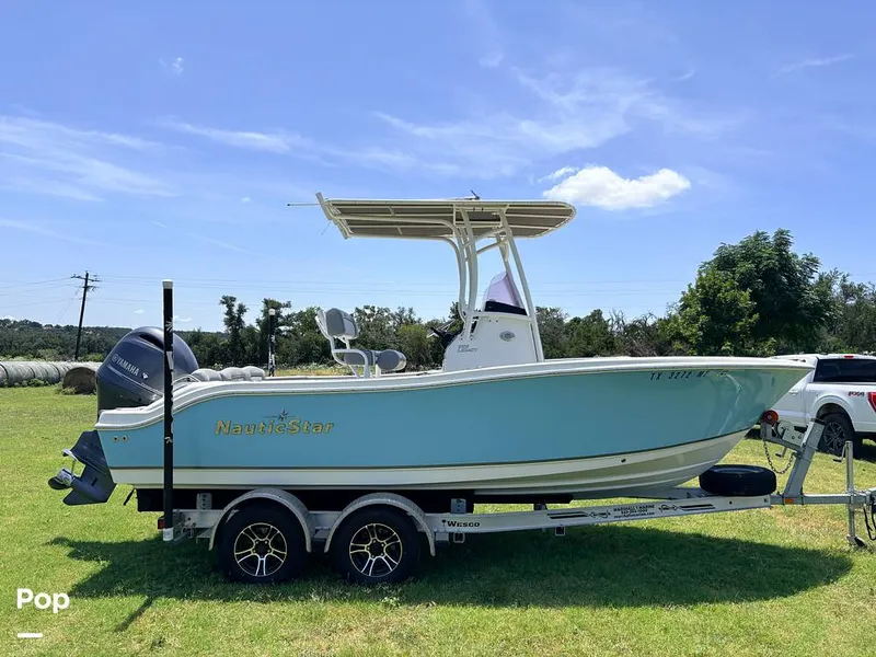 Slide: The Image of NauticStar 2102L 2021 - 16634588