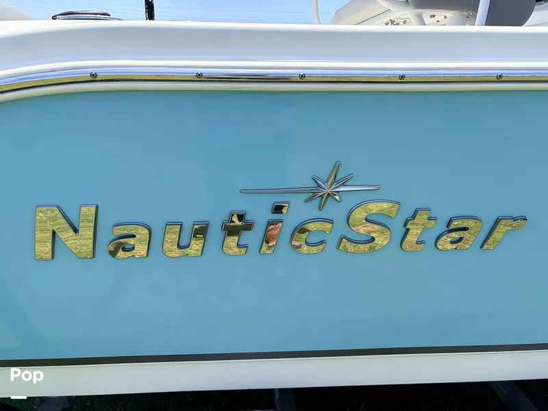 Slide: The Image of NauticStar 2102L 2021 - 16634580