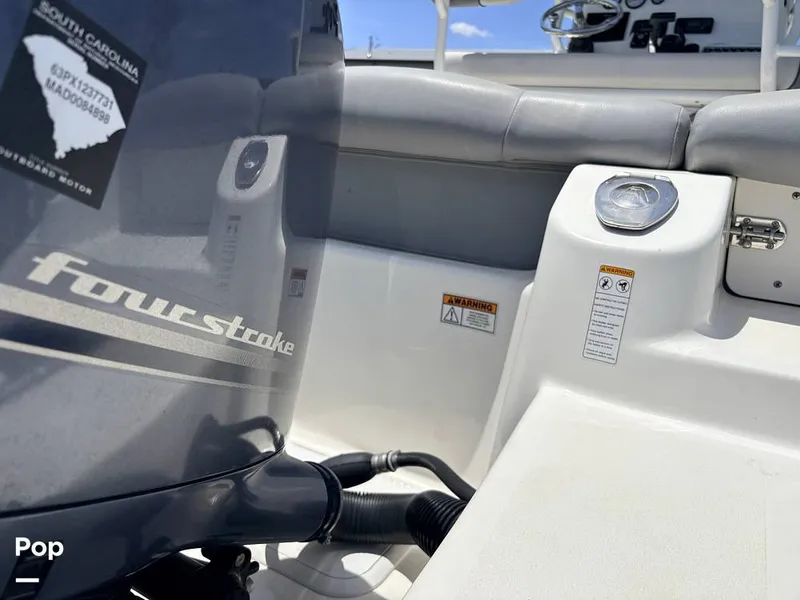 Slide: The Image of NauticStar 2102L 2021 - 16634572