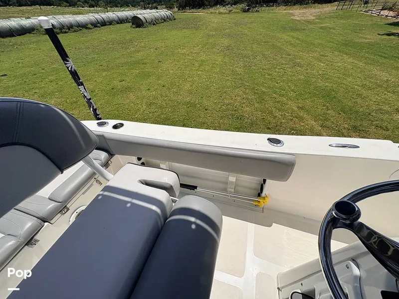 Slide: The Image of NauticStar 2102L 2021 - 16634521