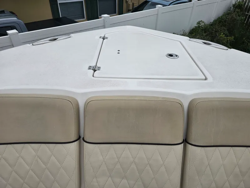 Slide: The Image of Sea Fox 328 COMMANDER 2018 - 14