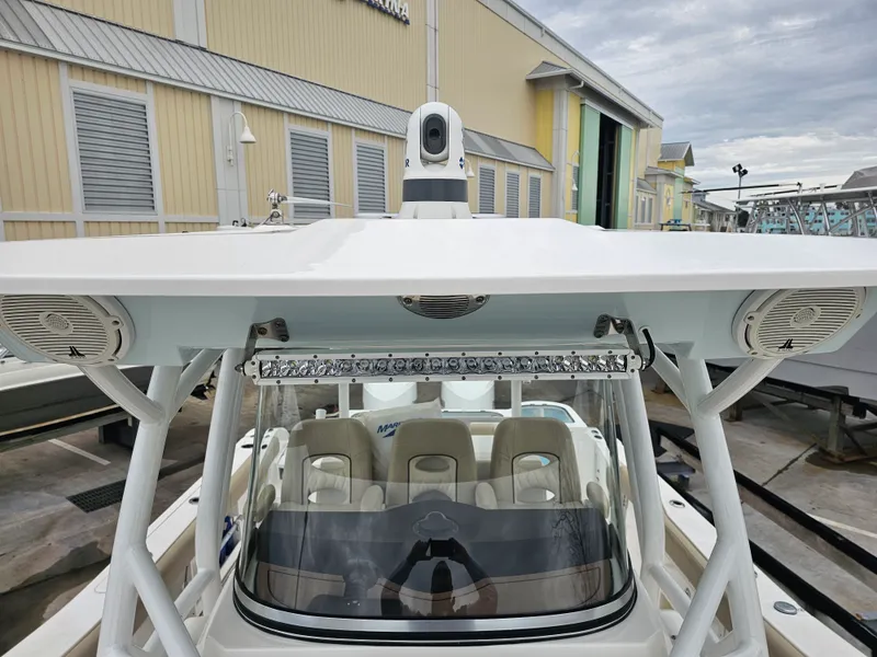 Slide: The Image of Sea Fox 328 COMMANDER 2018 - 17