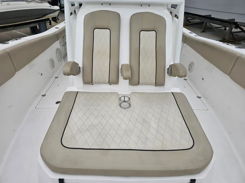 Slide: The Image of Sea Fox 328 COMMANDER 2018 - 18