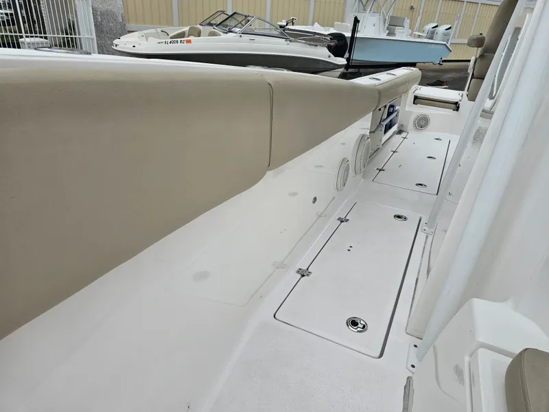 Slide: The Image of Sea Fox 328 COMMANDER 2018 - 19