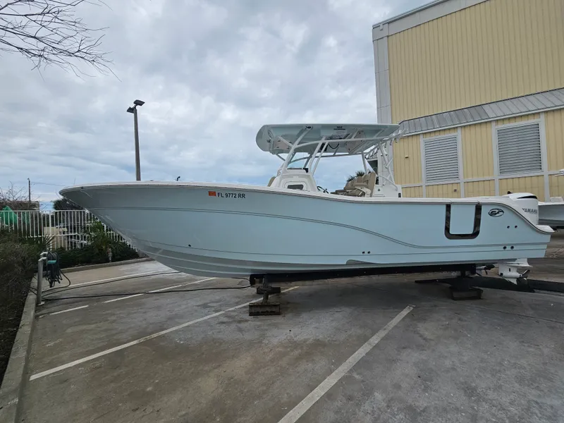 Slide: The Image of Sea Fox 328 COMMANDER 2018 - 2