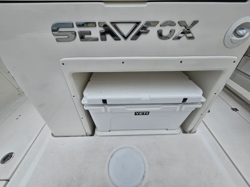 Slide: The Image of Sea Fox 328 COMMANDER 2018 - 36