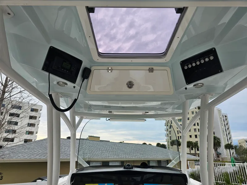 Slide: The Image of Sea Fox 328 COMMANDER 2018 - 40