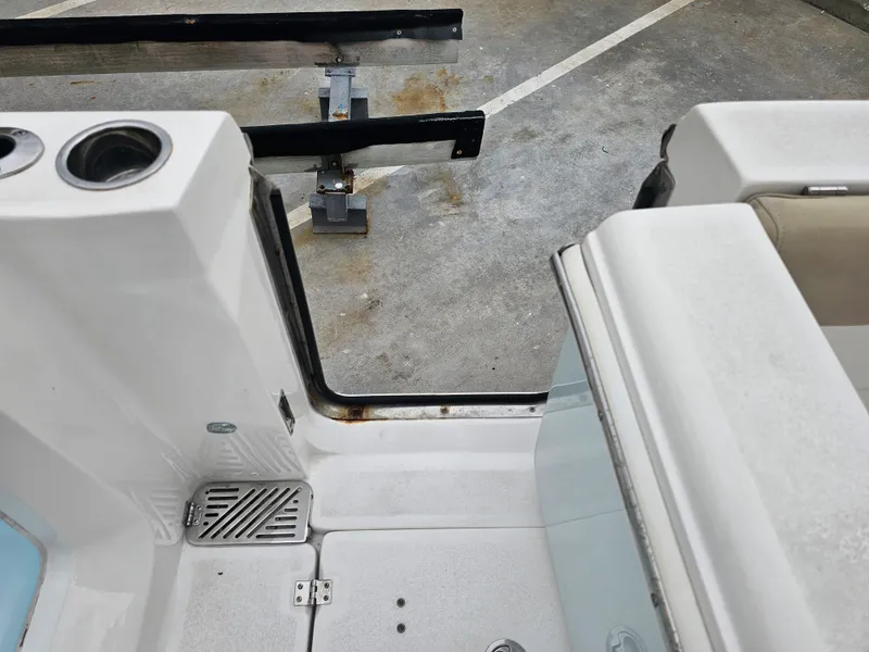 Slide: The Image of Sea Fox 328 COMMANDER 2018 - 42