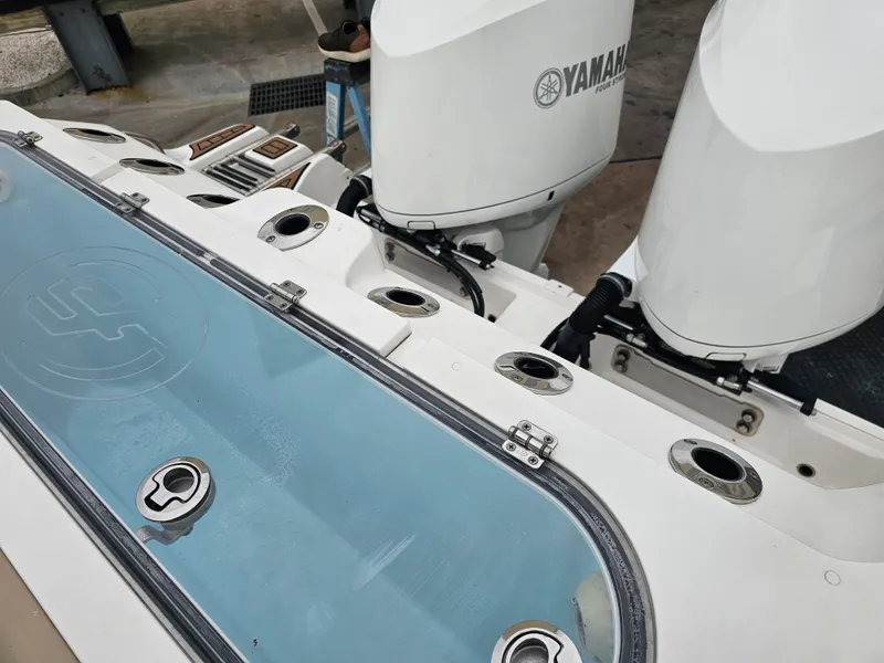 Slide: The Image of Sea Fox 328 COMMANDER 2018 - 43